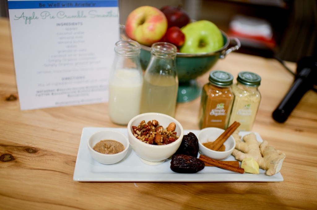 arielle haspel's apple crumble pie smoothie from bewellwitharielle.com made for athleta