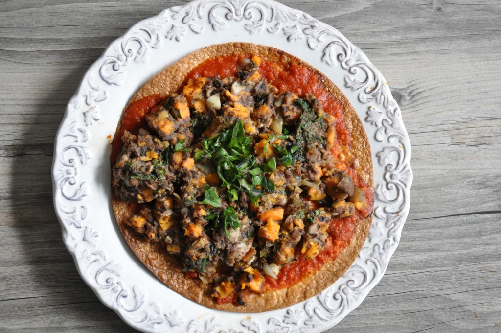cheeseless pizza with black beans, sweet potatoes and kale. gluten free and dairy free