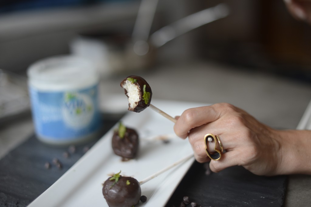 Arielle Haspel's Peppermint Pattie Lollipops using Vita Coco Coconut Oil